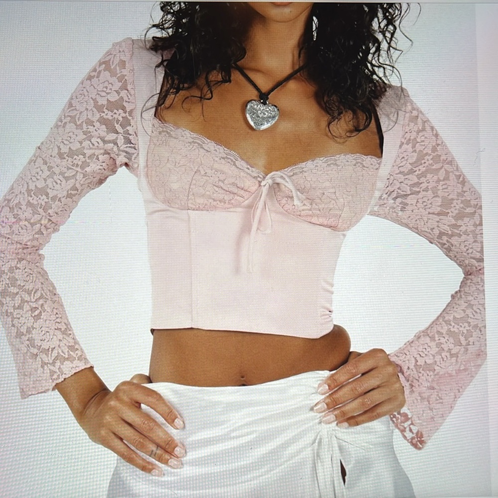 PRINCESS POLLY NEVER WORN MARKWELL LONG SLEEVE PINK TOP..
SIZE 6 FLAWLESS